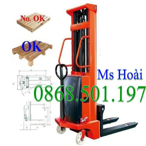 xe nâng bán tự động