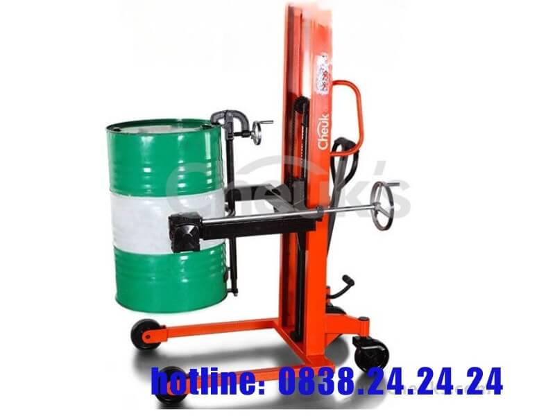 Cách sử dụng xe nâng quay đổ phuy Niuli hiệu quả nhất 3 xe nang thung phuy Cong nghiep viet nhat6