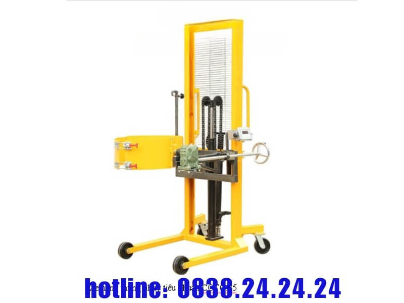 Cách sử dụng xe nâng quay đổ phuy Niuli hiệu quả nhất 2 xe nang thung phuy Cong nghiep viet nhat8