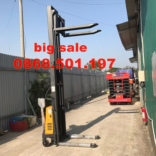 xe nâng bán tự động 2 tấn nhập khẩu