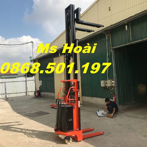 xe nâng điện bán tự động 1.5 tấn 2 tấn