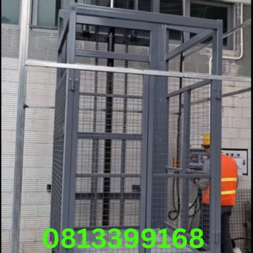 Thang nâng hàng 2000kg - Giải pháp vận chuyển hàng hóa công suất lớn 1 thang nâng hàng giải pháp